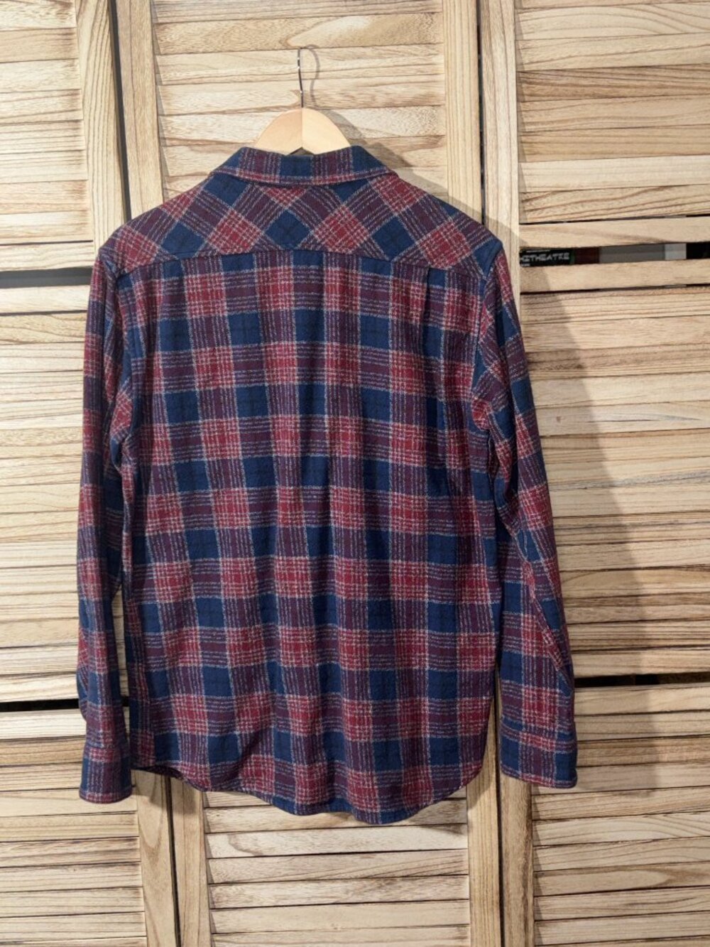 RVCA Red and Blue Plaid Flannel Button-Up Shirt Thick Textured Size M - Picture 2 of 7